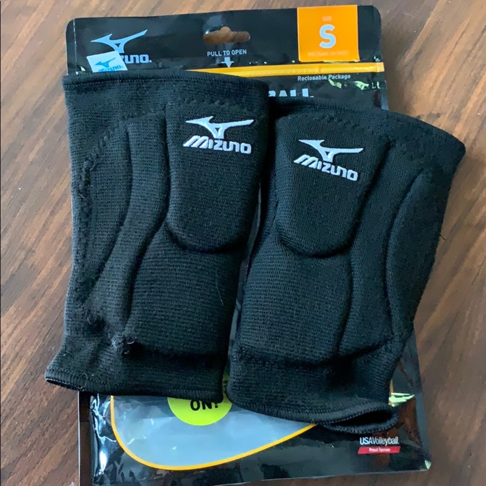 Volleyball knee pads